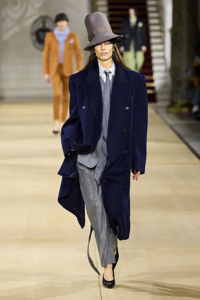 Look 9